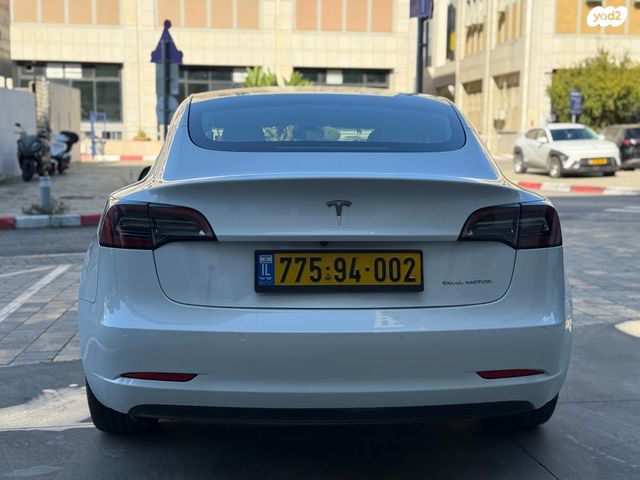 טסלה מודל 3