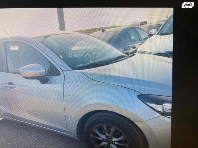 מודעת רכב מאזדה 2