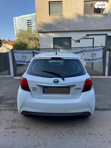 טויוטה יאריס