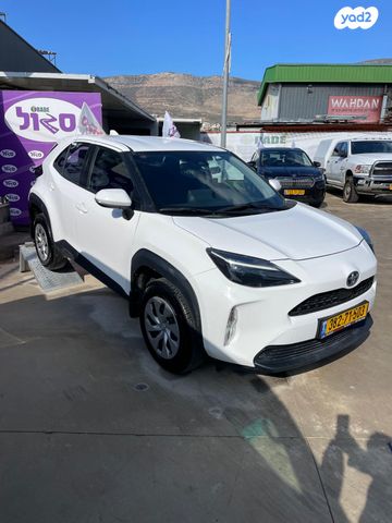 טויוטה יאריס קרוס