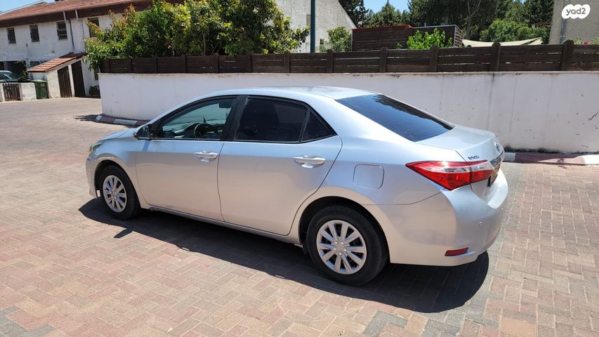 מודעת רכב טויוטה קורולה