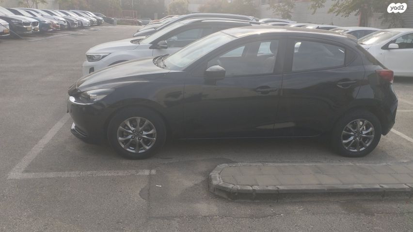 מודעת רכב מאזדה 2