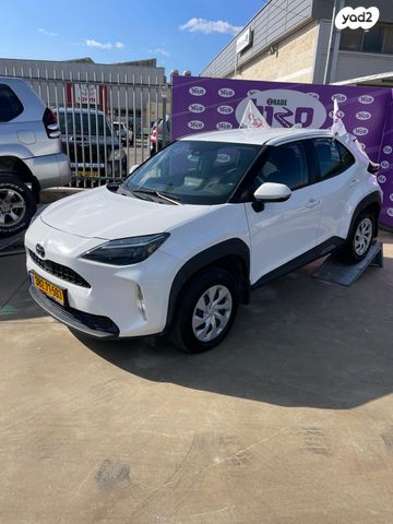 מודעת רכב טויוטה יאריס קרוס