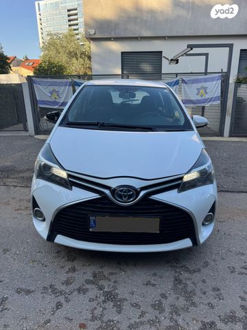 טויוטה יאריס