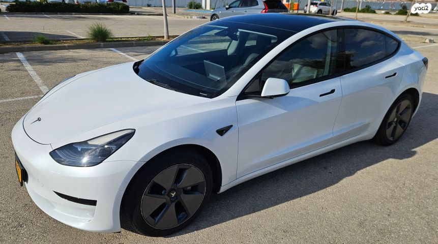 מודעת רכב טסלה מודל 3