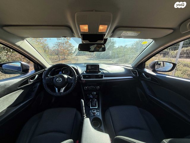 מאזדה 3