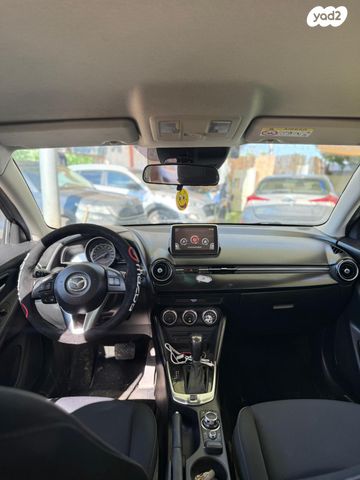 מודעת רכב מאזדה 2