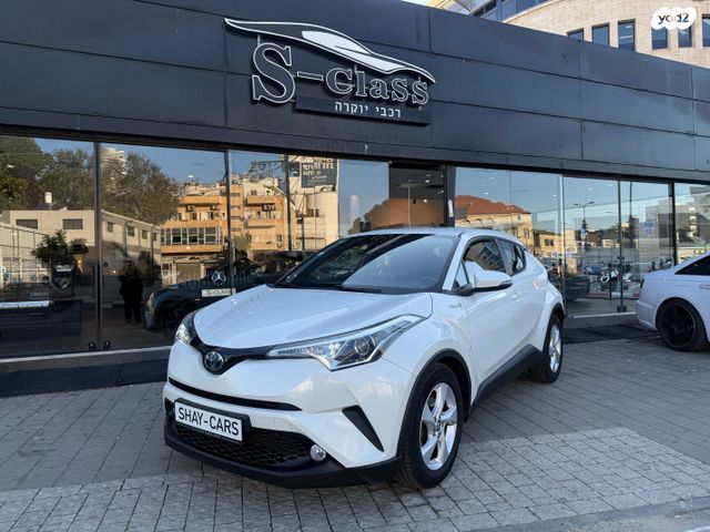 מודעת רכב טויוטה C-HR