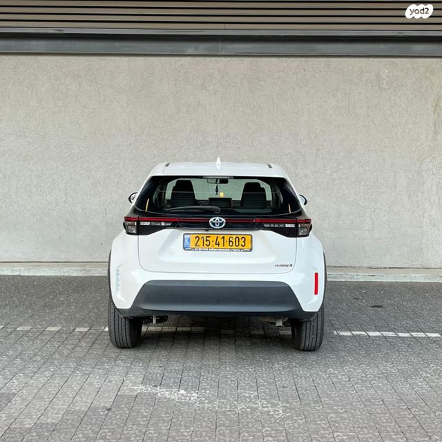 טויוטה יאריס קרוס