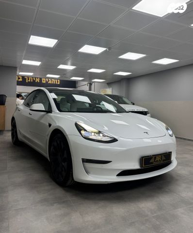 טסלה מודל 3