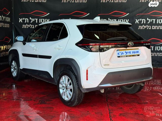 מודעת רכב טויוטה יאריס קרוס 2