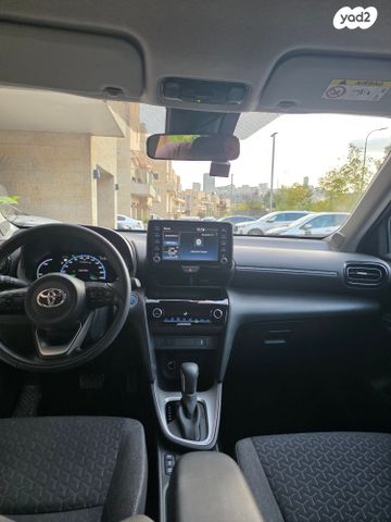 טויוטה יאריס קרוס