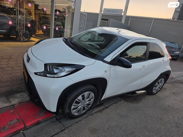 טויוטה אייגו X