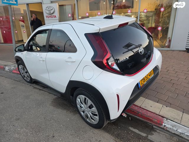 טויוטה אייגו X