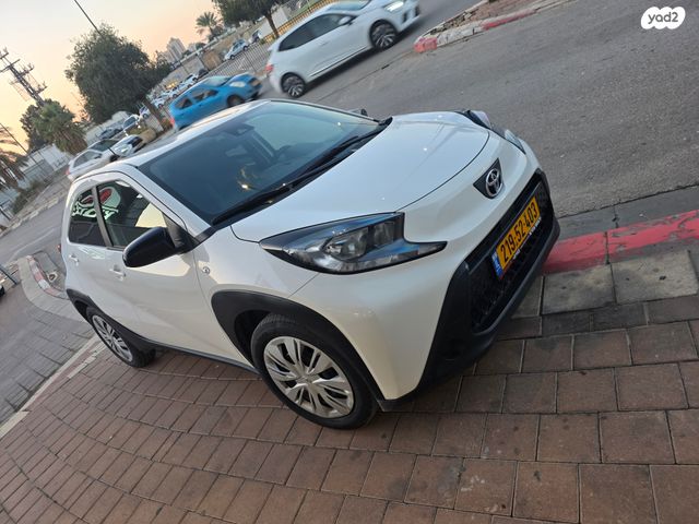טויוטה אייגו X