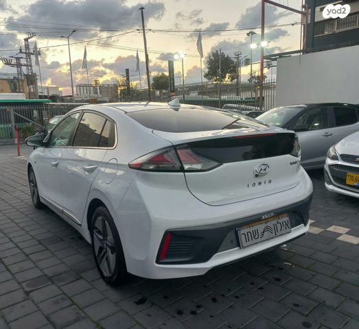 יונדאי איוניק