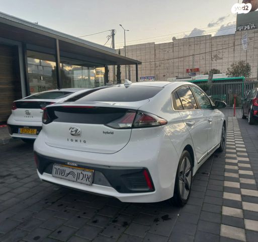 יונדאי איוניק