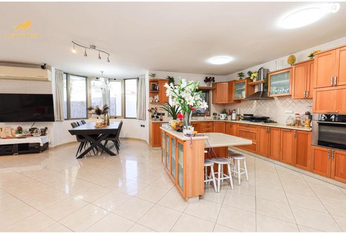 בית פרטי/ קוטג', כיכר דולב 5, קרית אלון, פתח תקווה