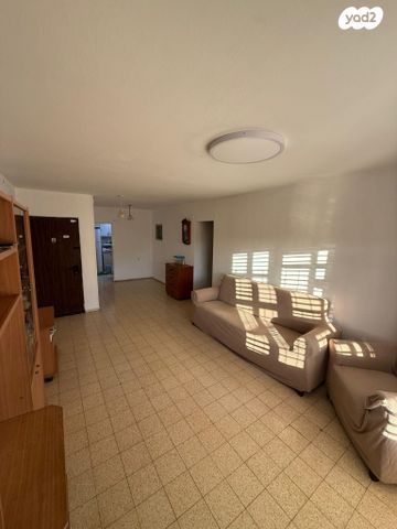 שדרות יעלים 25