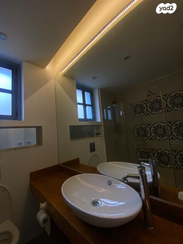 גג/ פנטהאוז, הבהאים 1, העיר העתיקה, עכו