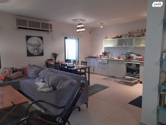 דו משפחתי, רגבים 1, רגבים, רגבים