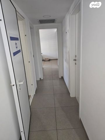 דירה, האנפה 18, החותרים, טירת כרמל