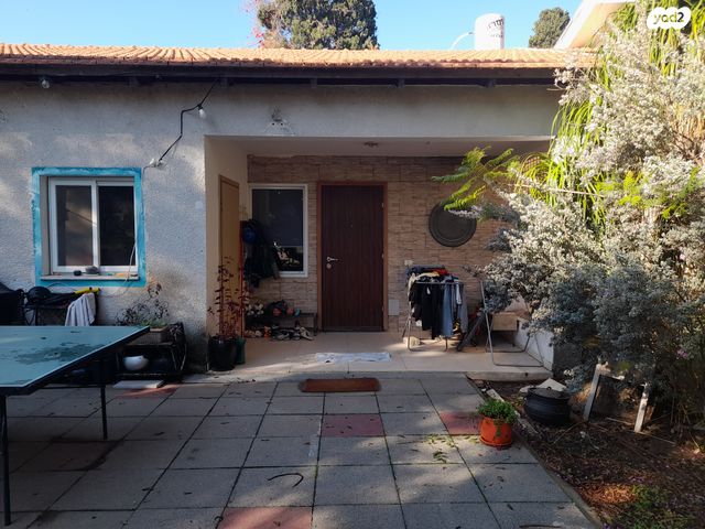 דו משפחתי, רגבים 1, רגבים, רגבים