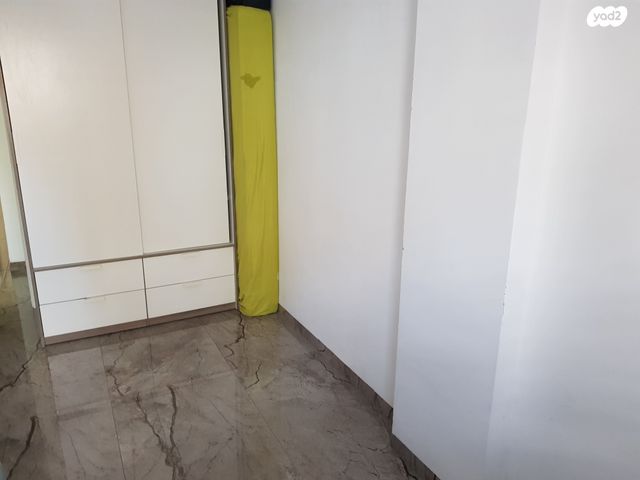 דירה, הרב הרצוג 8, הר שלום, בני ברק