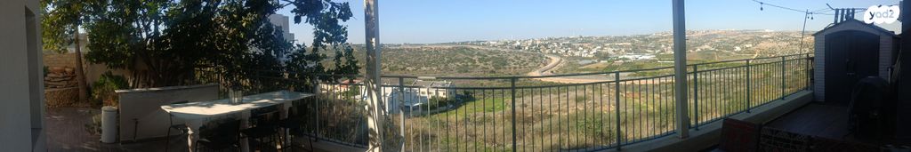 דו משפחתי, החרמון 24, אורנית, אורנית