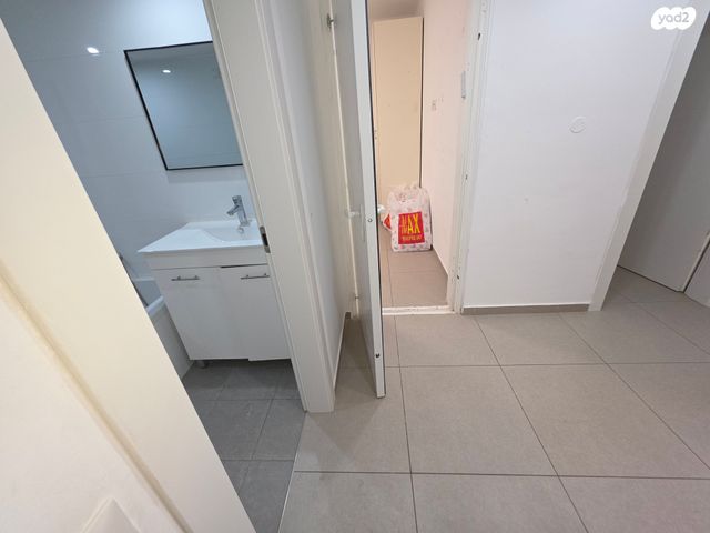 דירה, דבורה עומר 12, נאות שמיר, יבנה