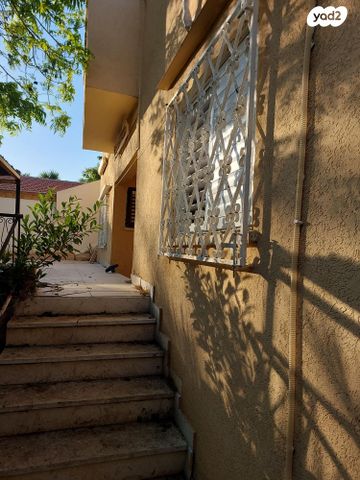 בית פרטי/ קוטג', החשמונאים 24, נווה נאמן, הוד השרון