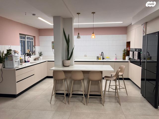 דירת גן, שפרינצק 10, נווה זית, לוד