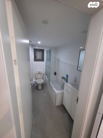 דירה, דבורה עומר 12, נאות שמיר, יבנה