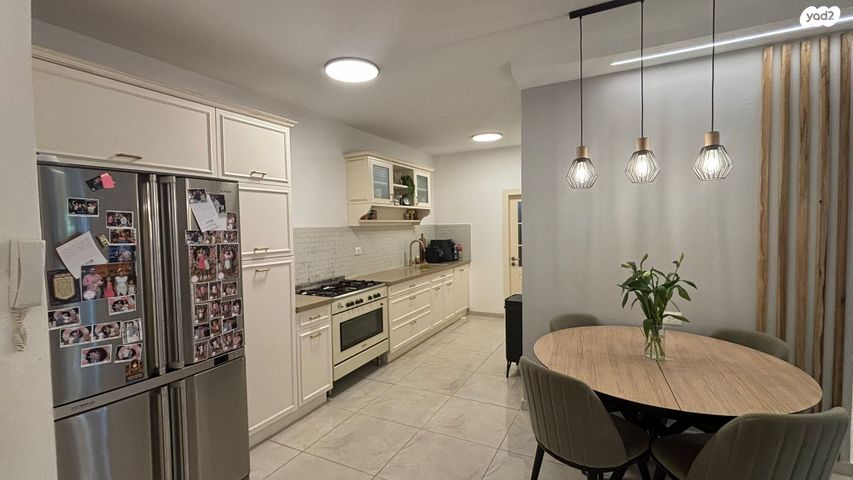 דירת גן, ה' באייר 40, נווה אפק, ראש העין