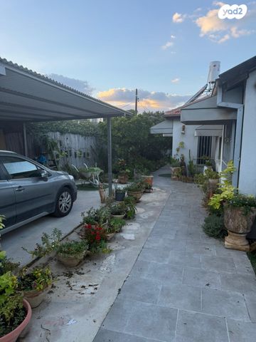 דו משפחתי, דוד רמז 1, קרית אלון, פתח תקווה