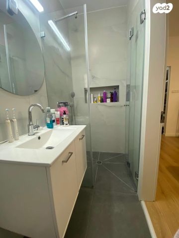 דירה, אוסטשינסקי 14, פועלים א, כפר סבא