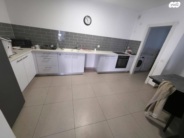 דירה, דבורה עומר 12, נאות שמיר, יבנה