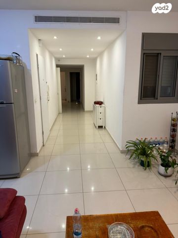 גג/ פנטהאוז, רש"י 10, נחלת גנים, רמת גן