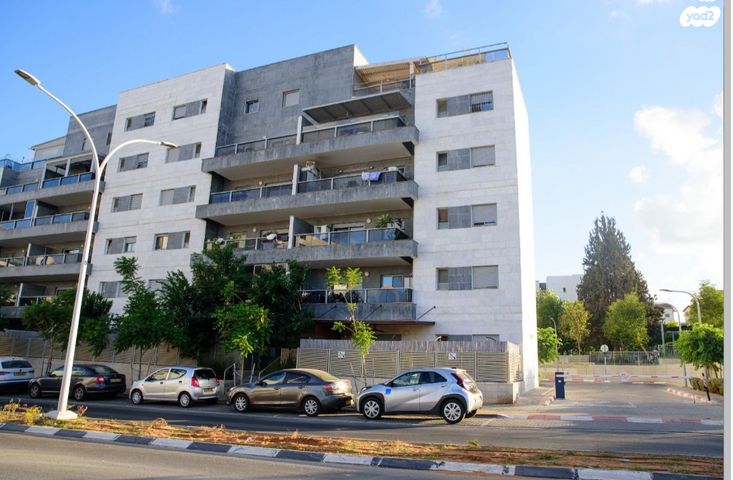 דירה, שדרות ציונה צרפת 6, גדרה הצעירה, גדרה