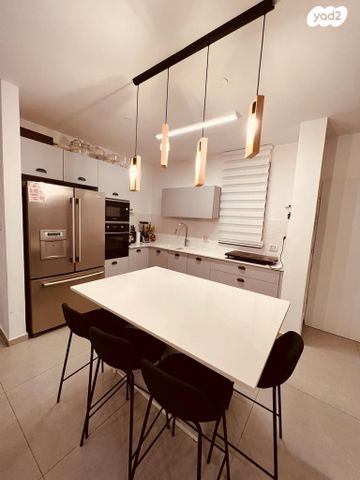 דירת גן, אלומה, אלומה, אלומה