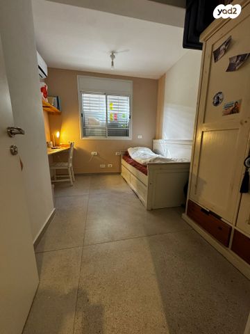 דירת גן, שפרינצק 10, נווה זית, לוד