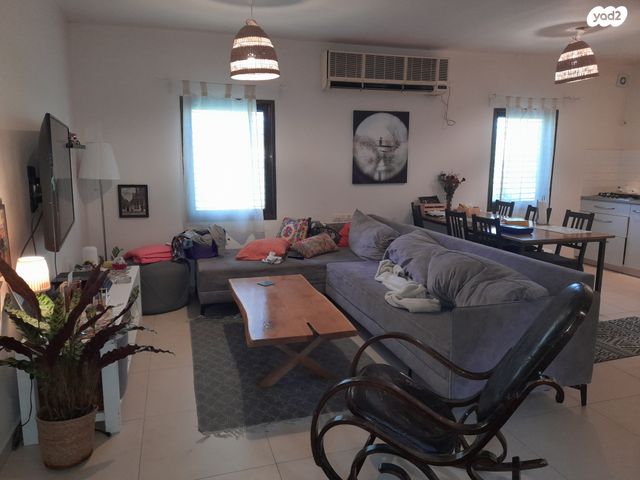 דו משפחתי, רגבים 1, רגבים, רגבים