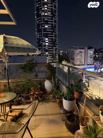 גג/ פנטהאוז, רש"י 10, נחלת גנים, רמת גן