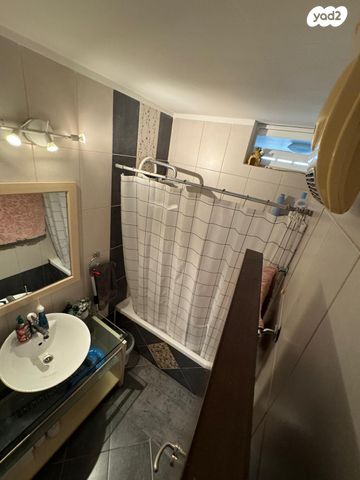 דירה, הגולן 2, גבעת אוסישקין, נהריה