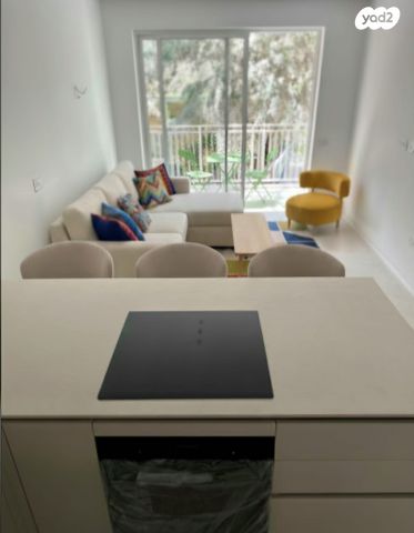 דירה, חזקיהו המלך 42, קטמון הישנה, ירושלים