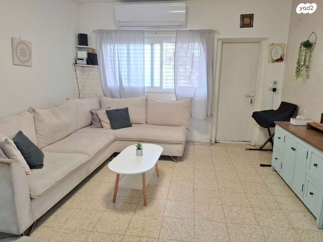 מעפילי אגוז 22