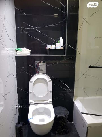 דירה, הרב הרצוג 8, הר שלום, בני ברק