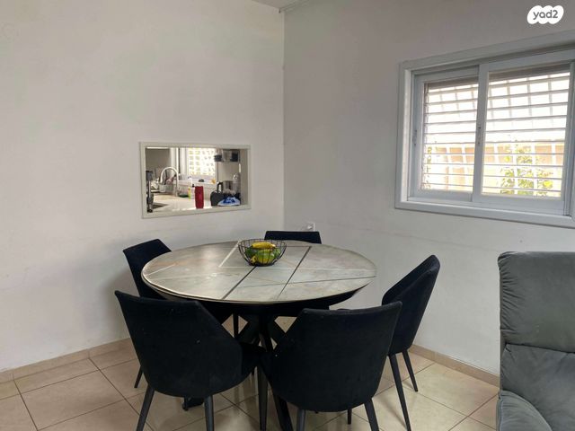 דירה, אוסטשינסקי 14, פועלים א, כפר סבא