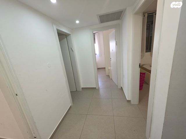 דירה, דבורה עומר 12, נאות שמיר, יבנה