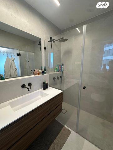 דירה, אריאל שרון 10, סיטי, גבעתיים